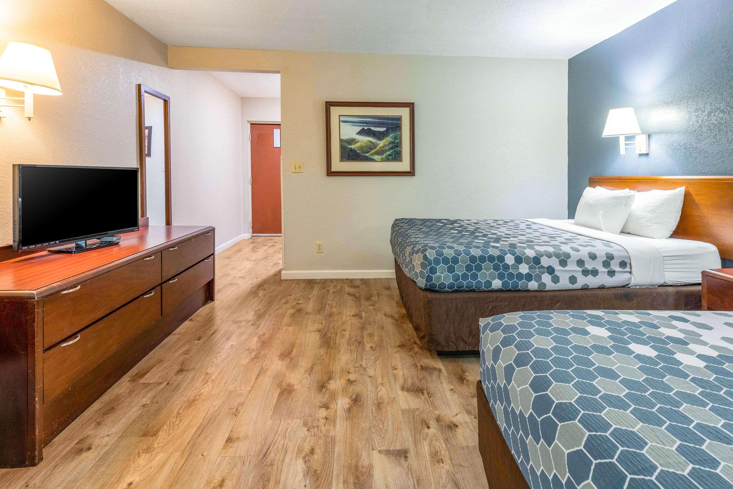 Econo Lodge Inn & Suites On The River Gatlinburg Zewnętrze zdjęcie