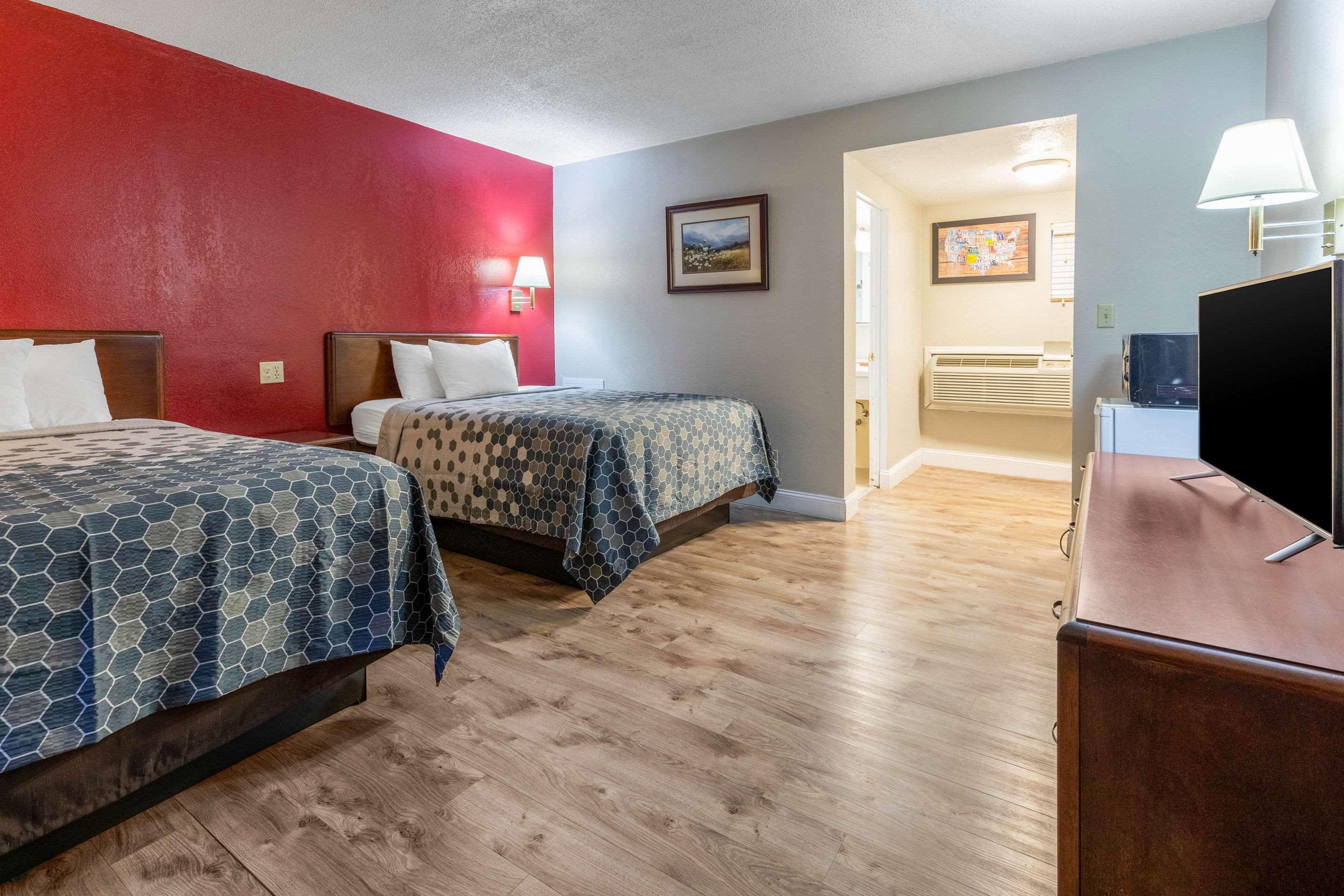 Econo Lodge Inn & Suites On The River Gatlinburg Zewnętrze zdjęcie
