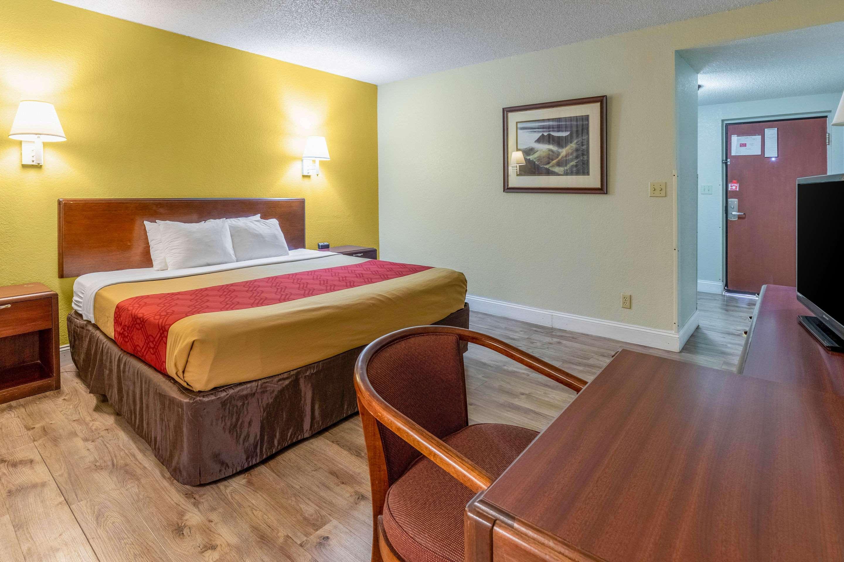 Econo Lodge Inn & Suites On The River Gatlinburg Zewnętrze zdjęcie