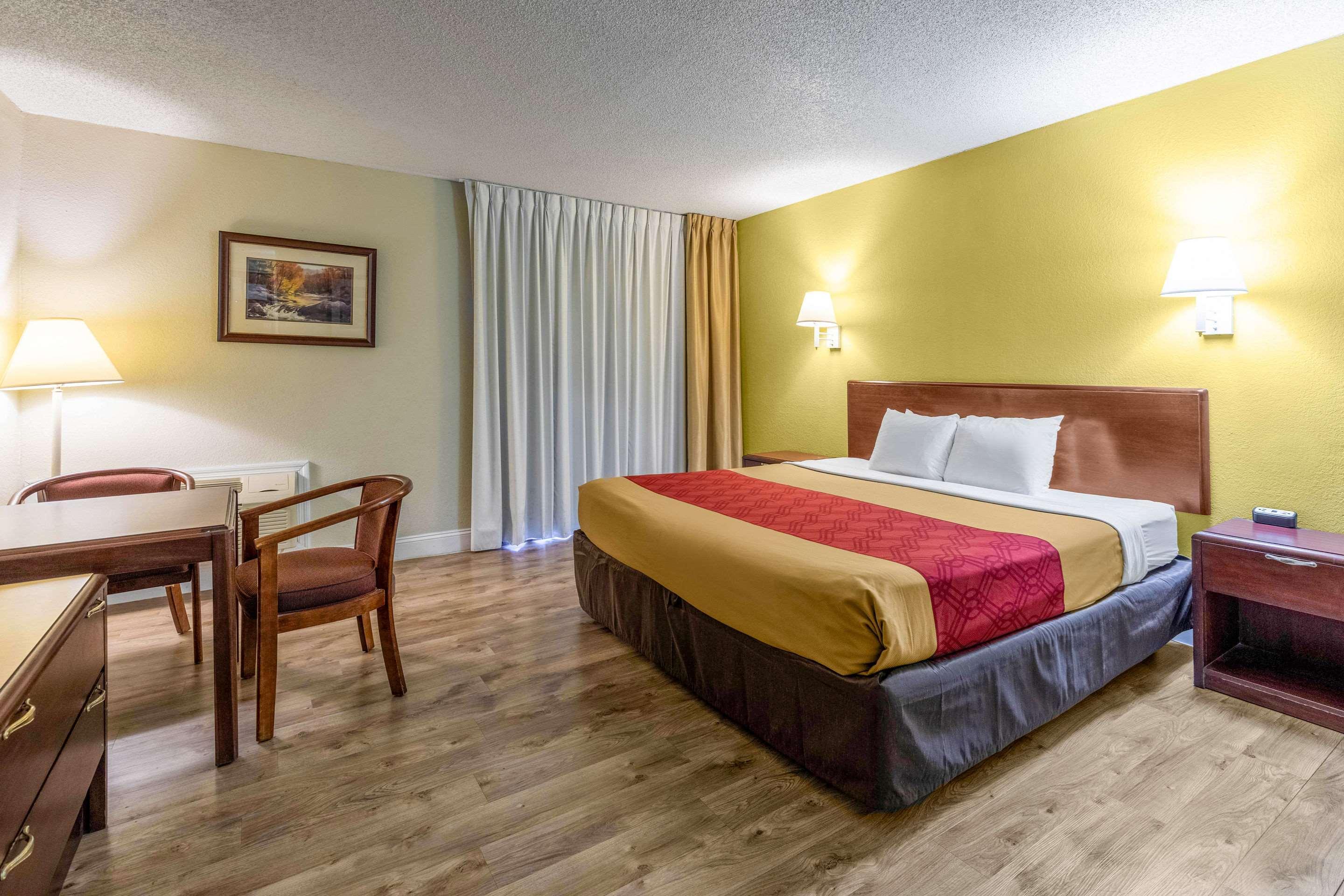 Econo Lodge Inn & Suites On The River Gatlinburg Zewnętrze zdjęcie
