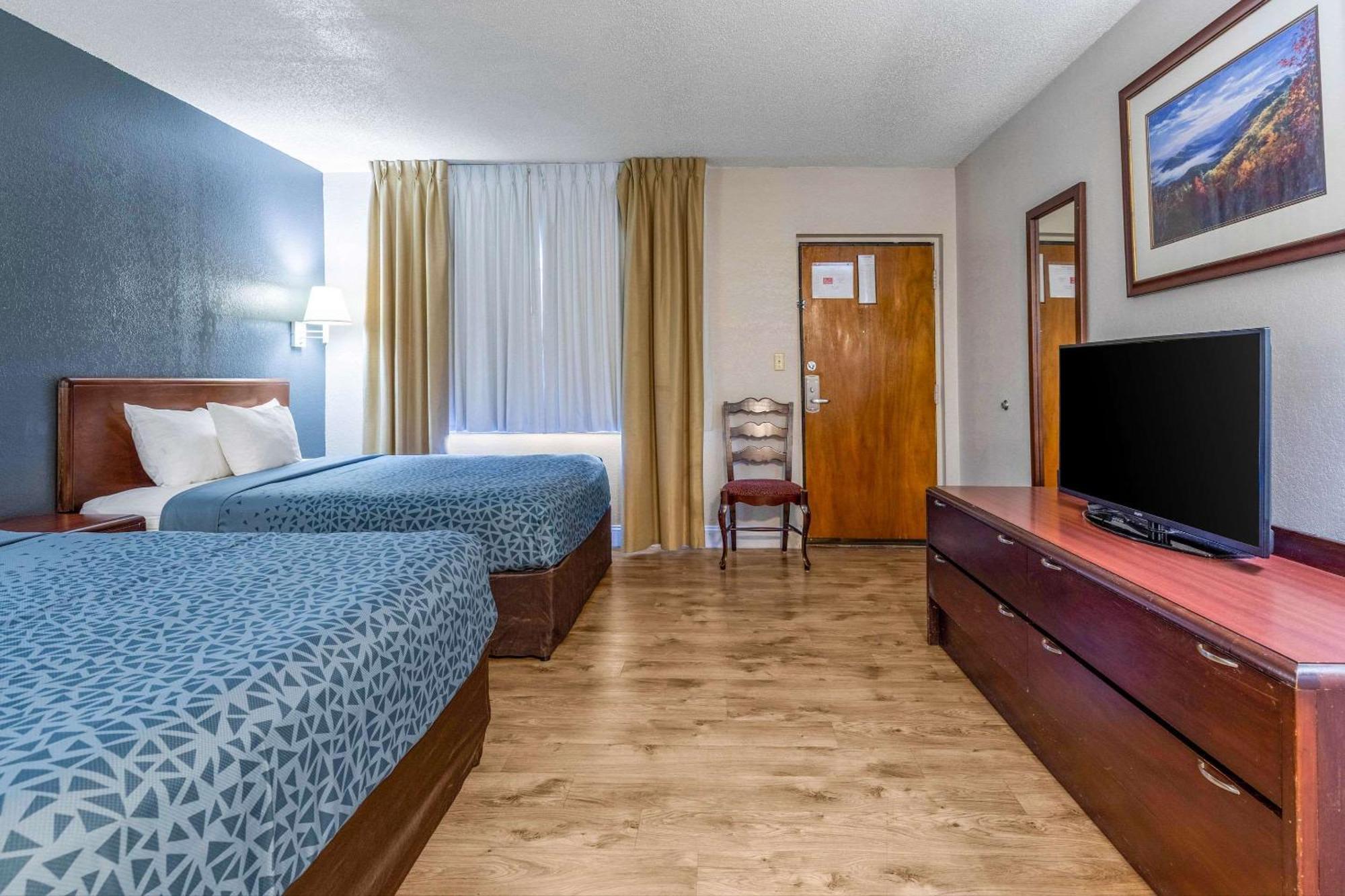 Econo Lodge Inn & Suites On The River Gatlinburg Zewnętrze zdjęcie