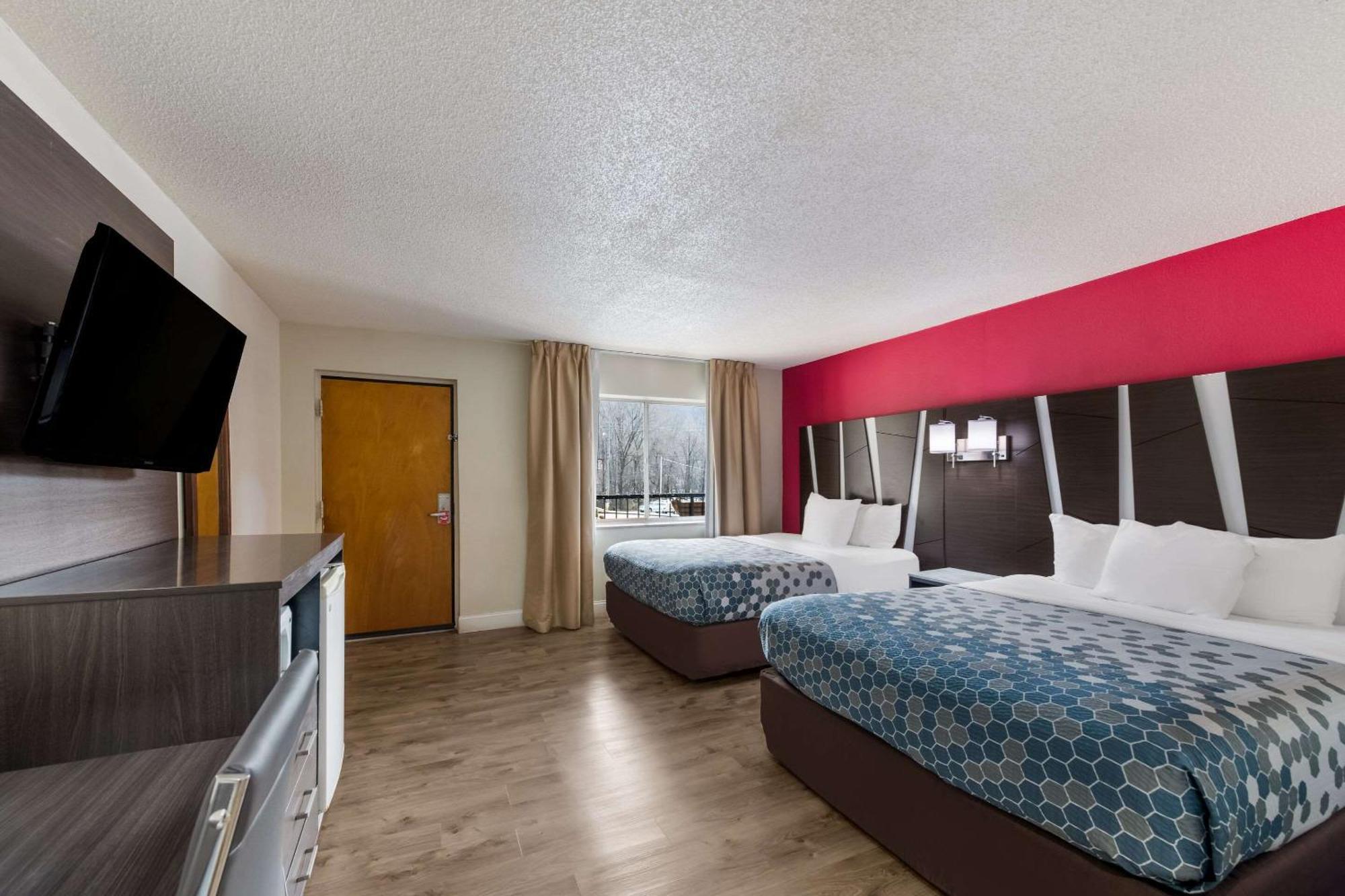 Econo Lodge Inn & Suites On The River Gatlinburg Zewnętrze zdjęcie