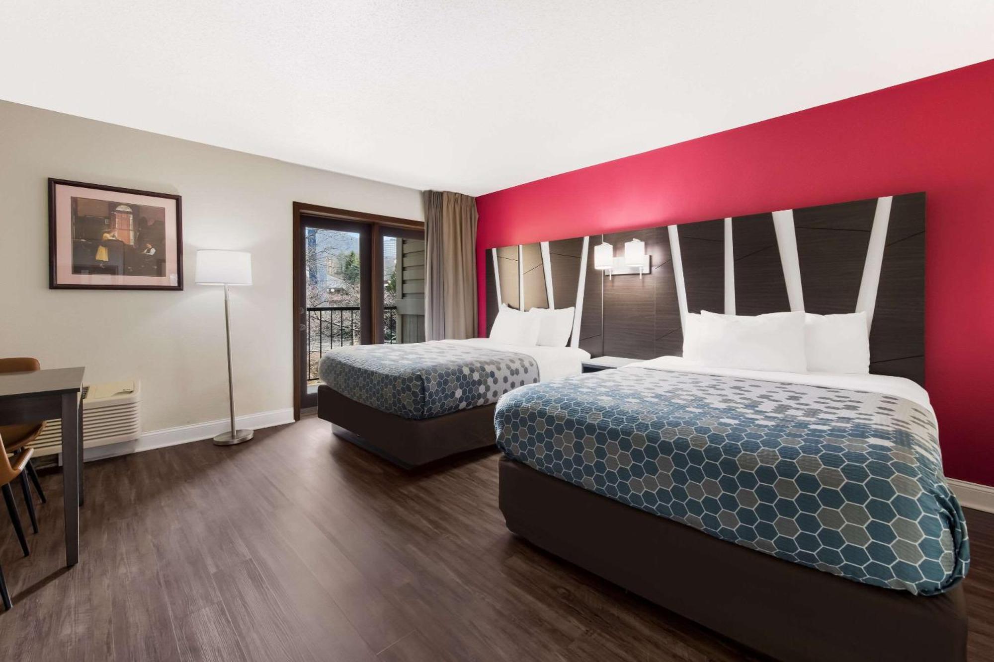 Econo Lodge Inn & Suites On The River Gatlinburg Zewnętrze zdjęcie