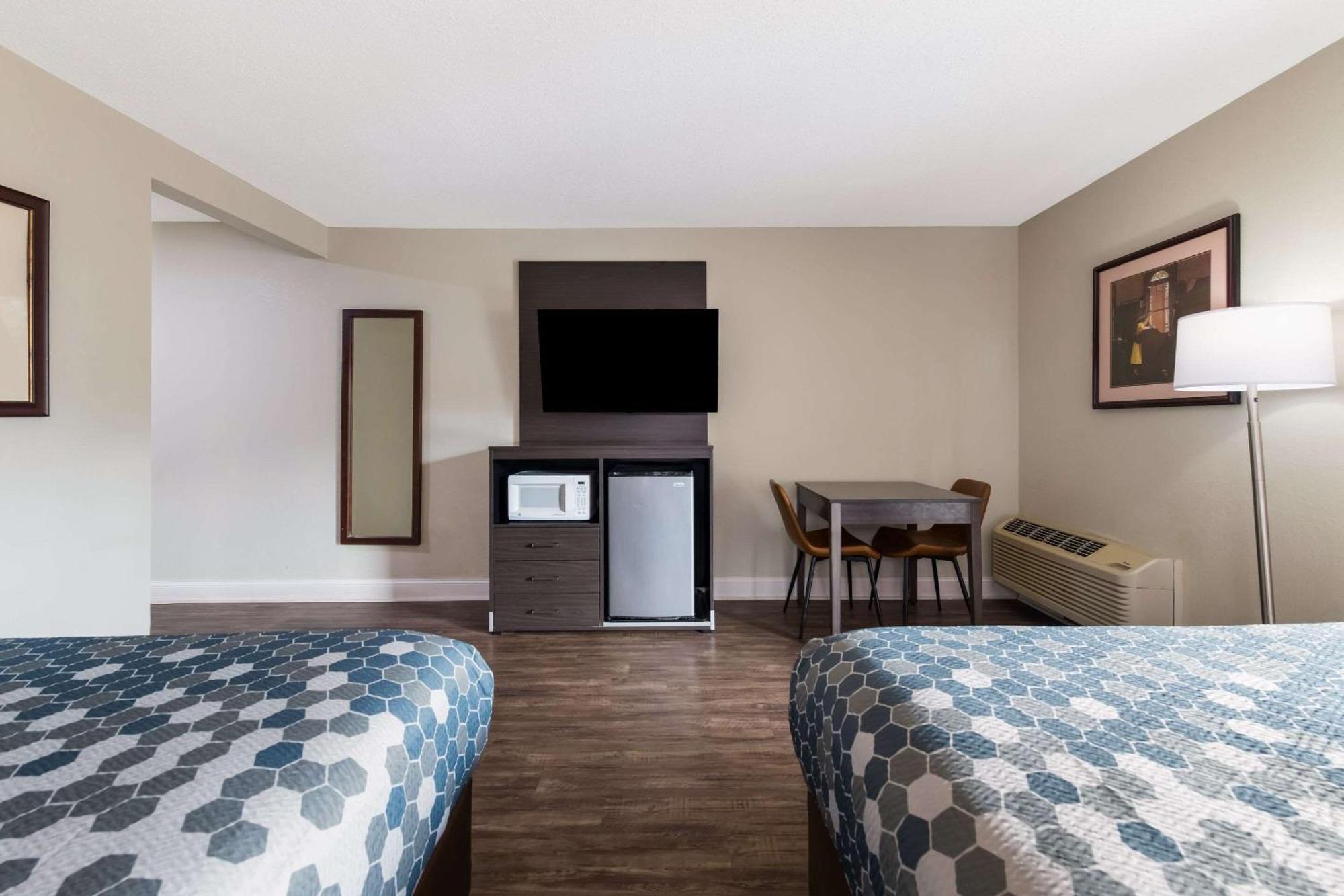 Econo Lodge Inn & Suites On The River Gatlinburg Zewnętrze zdjęcie